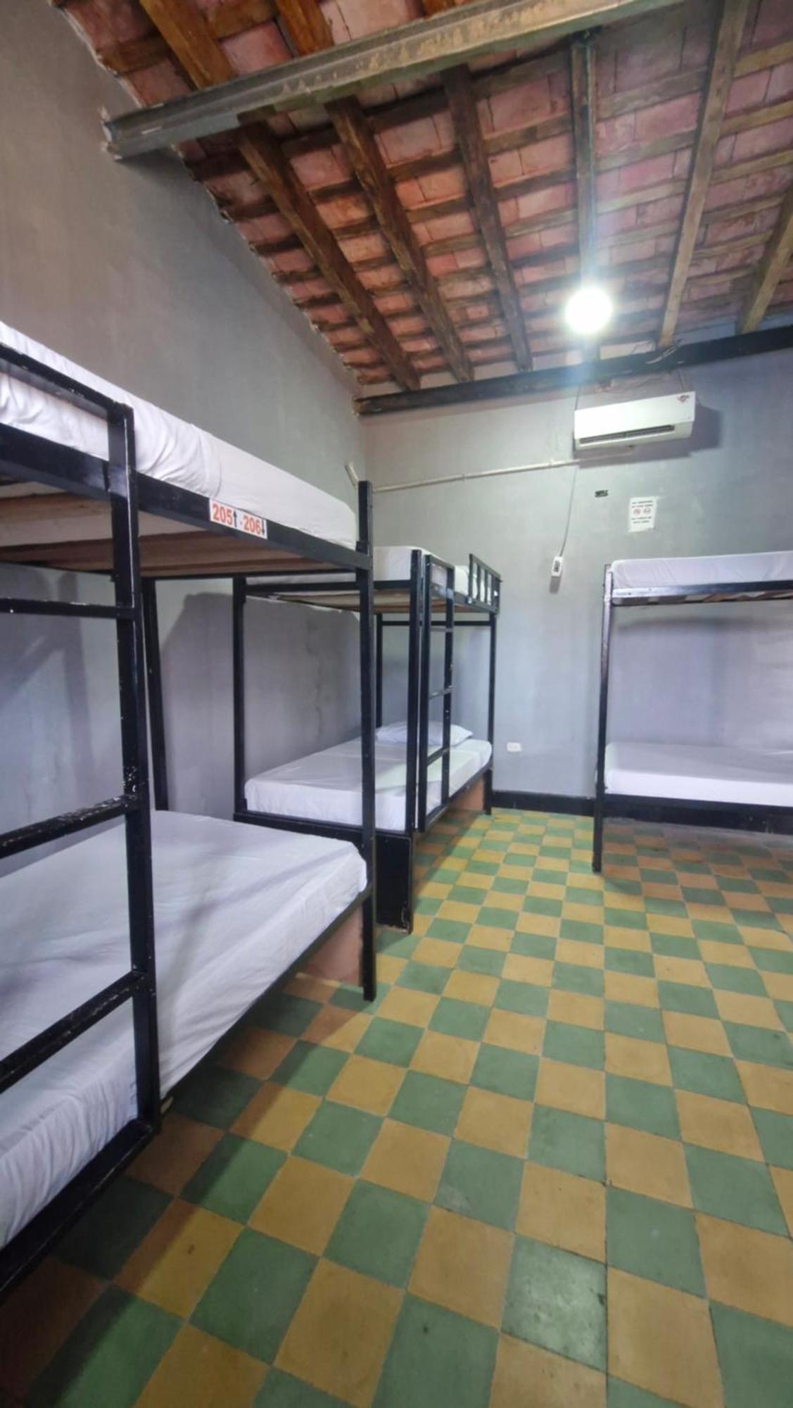 Habitación Familiar con baño compartido