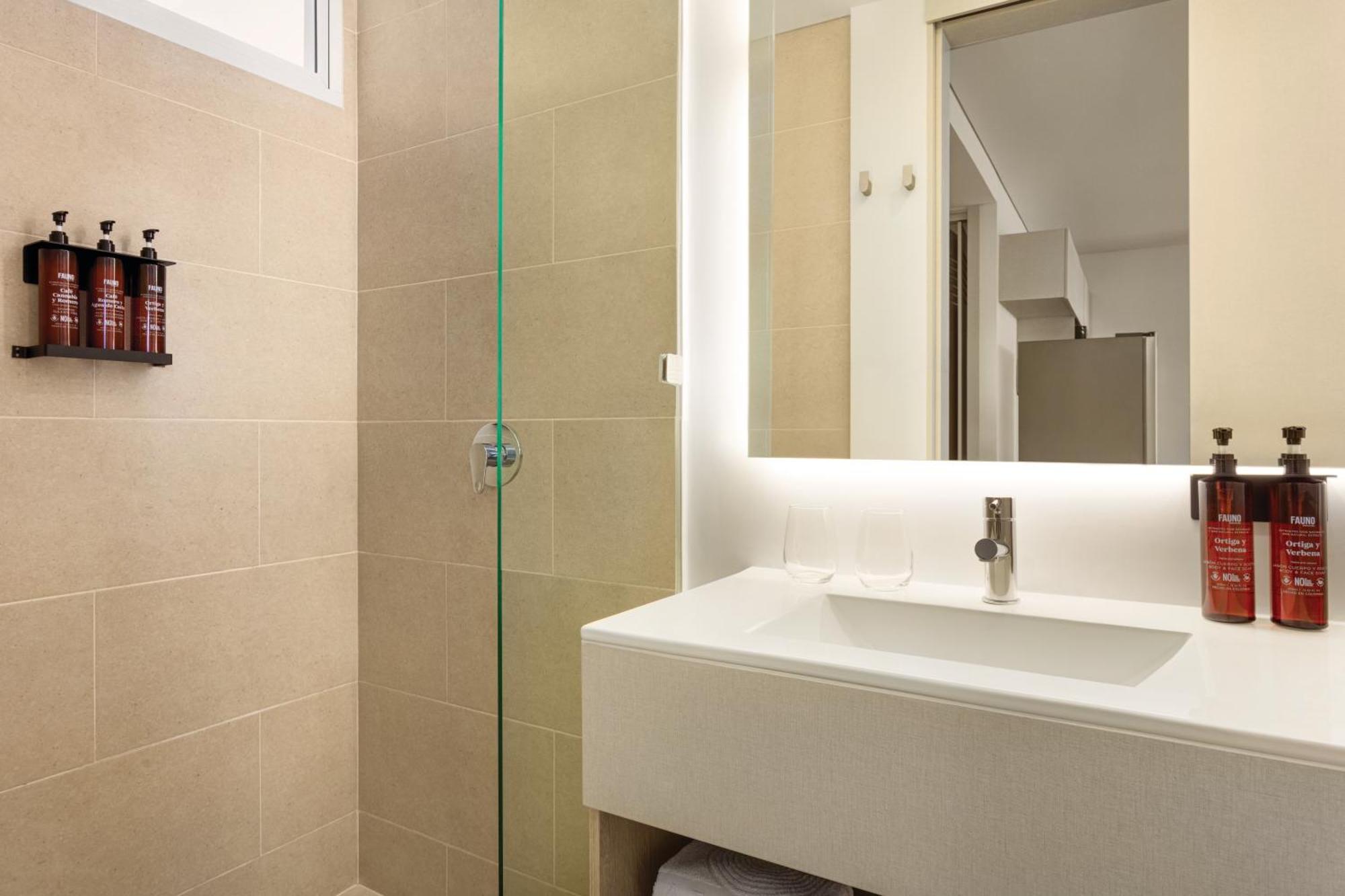 Two Bedroom Apartment Two King Beds Ocean View,1705239632:JPEG