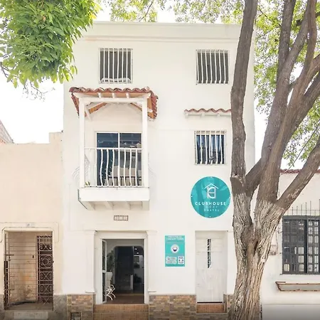 Ayenda 1627 Club House-3